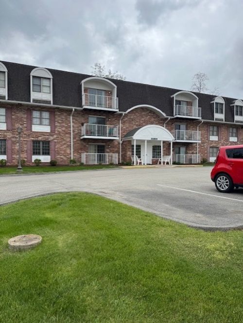 409 Clubhouse Dr, Washington, PA, 15301-6283 | Card Image