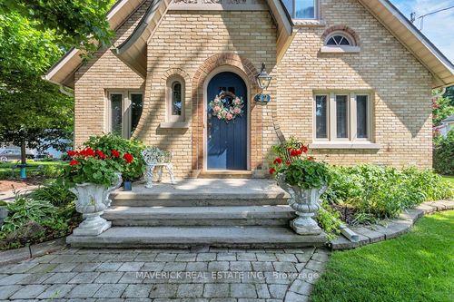 32 Noxon St, Ingersoll, ON, N5C1B7 | Card Image