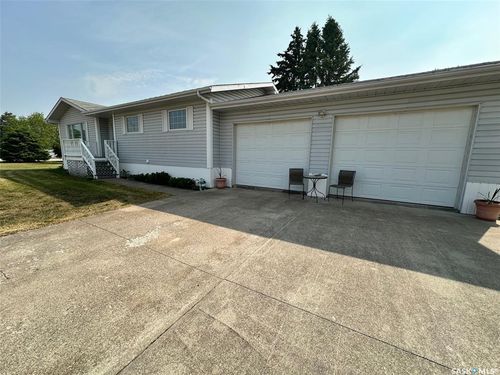 202 Hamjea St, Hudson Bay, SK, S0E0Y0 | Card Image