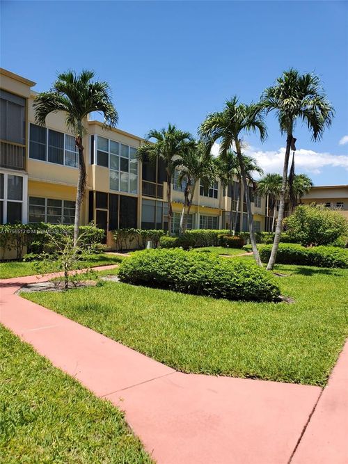 apt-414-851 Ne 14th Ave, Hallandale Beach, FL, 33009-2753 | Card Image