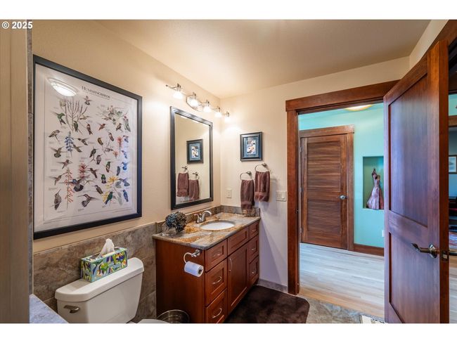Bathroom-Jack and Jill | Image 32