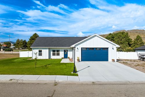 405 Sheffield Ct, Cascade, MT, 59421-8516 | Card Image