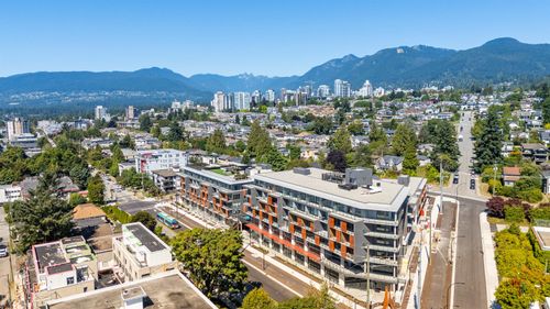 366-422 E 3rd St, North Vancouver, BC, V7L0K1 | Card Image