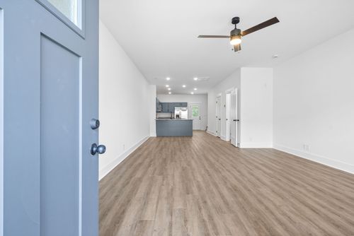 142 Front Ridge Cir, Clarksville, TN, 37040-7387 | Card Image