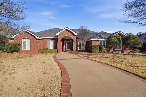 1703 Casa Linda Ln, Brownfield, TX, 79316-6801 | Card Image