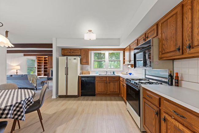 2s644 Devonshire Ln, House other with 4 bedrooms, 3 bathrooms and 2 parking in Glen Ellyn IL | Image 16