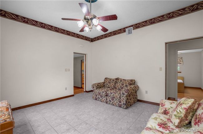 19343 Se 91 St Ln, House other with 3 bedrooms, 2 bathrooms and 1 parking in Ocklawaha FL | Image 7
