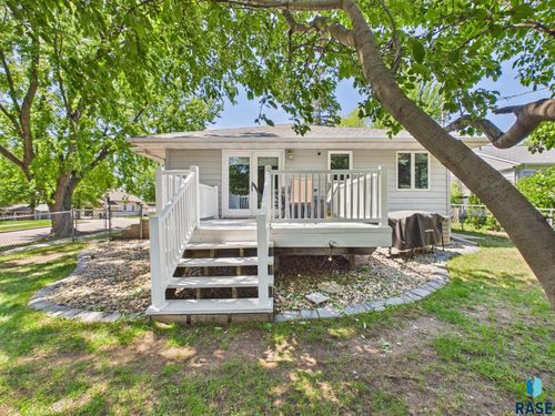2012 W Oak St Street, Sioux Falls, SD, 57105 | Card Image