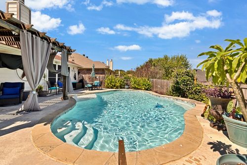 431 Hidden Ridge Dr, Burleson, TX, 76028-6047 | Card Image