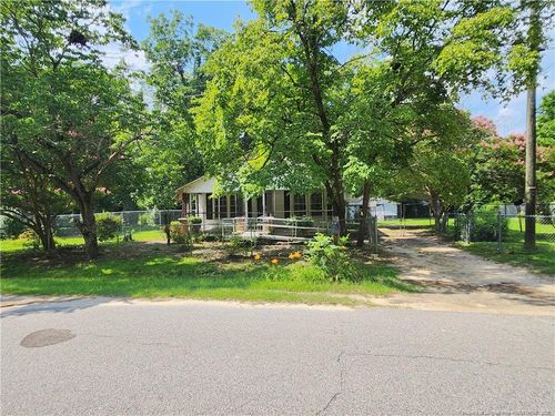 610 Jackson St, Laurinburg, NC, 28352-3924 | Card Image