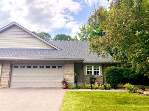 1022 Saint Johns Bay, Woodbury, MN, 55129-8537 | Card Image