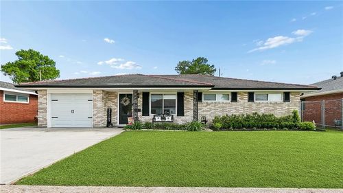 212 Broadway St, Gretna, LA, 70053-5037 | Card Image
