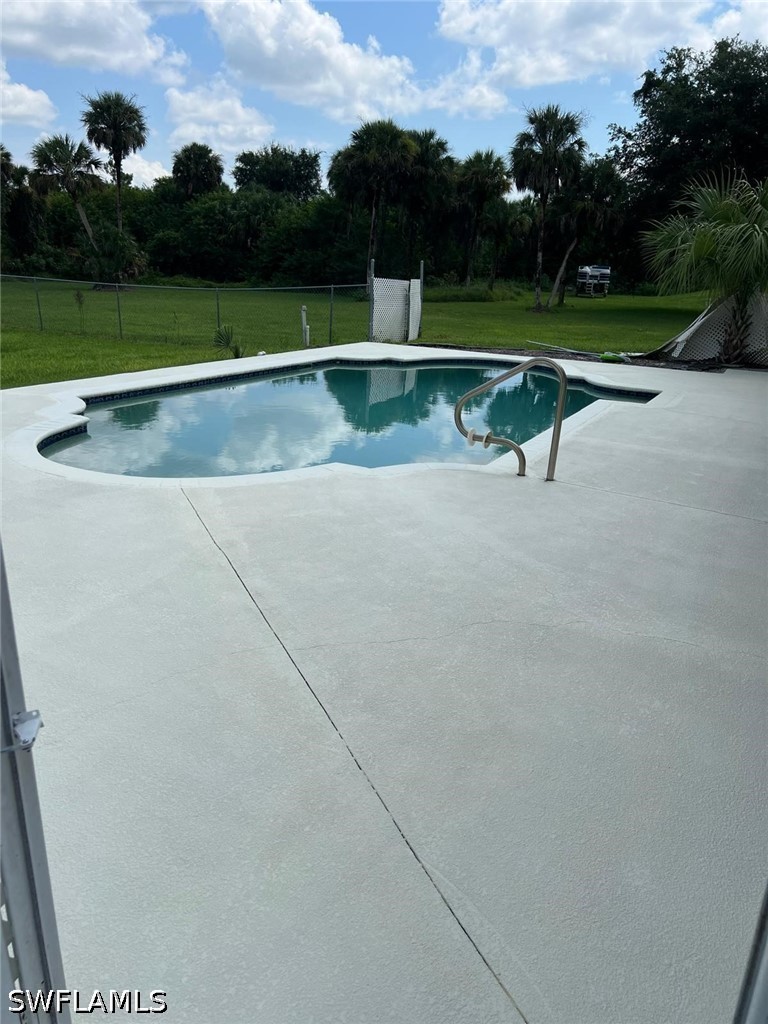 Residential in Naples 3