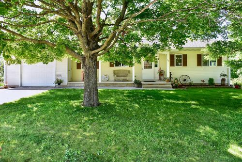 103 N Hagen, Mabel, MN, 55954-3022 | Card Image