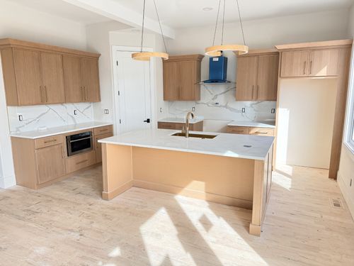 b-913 33rd Ave N, Nashville, TN, 37209-2604 | Card Image