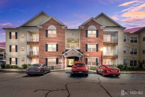 914 Cedar Ct, New Brunswick, NJ, 08901-3393 | Card Image