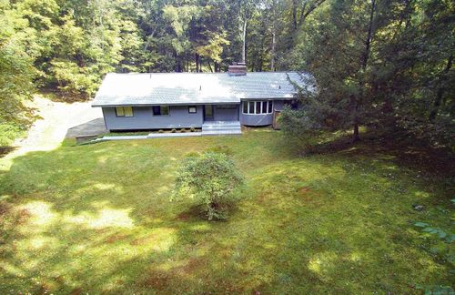 45 Wayside Ln, Redding, CT, 06896-2804 | Card Image