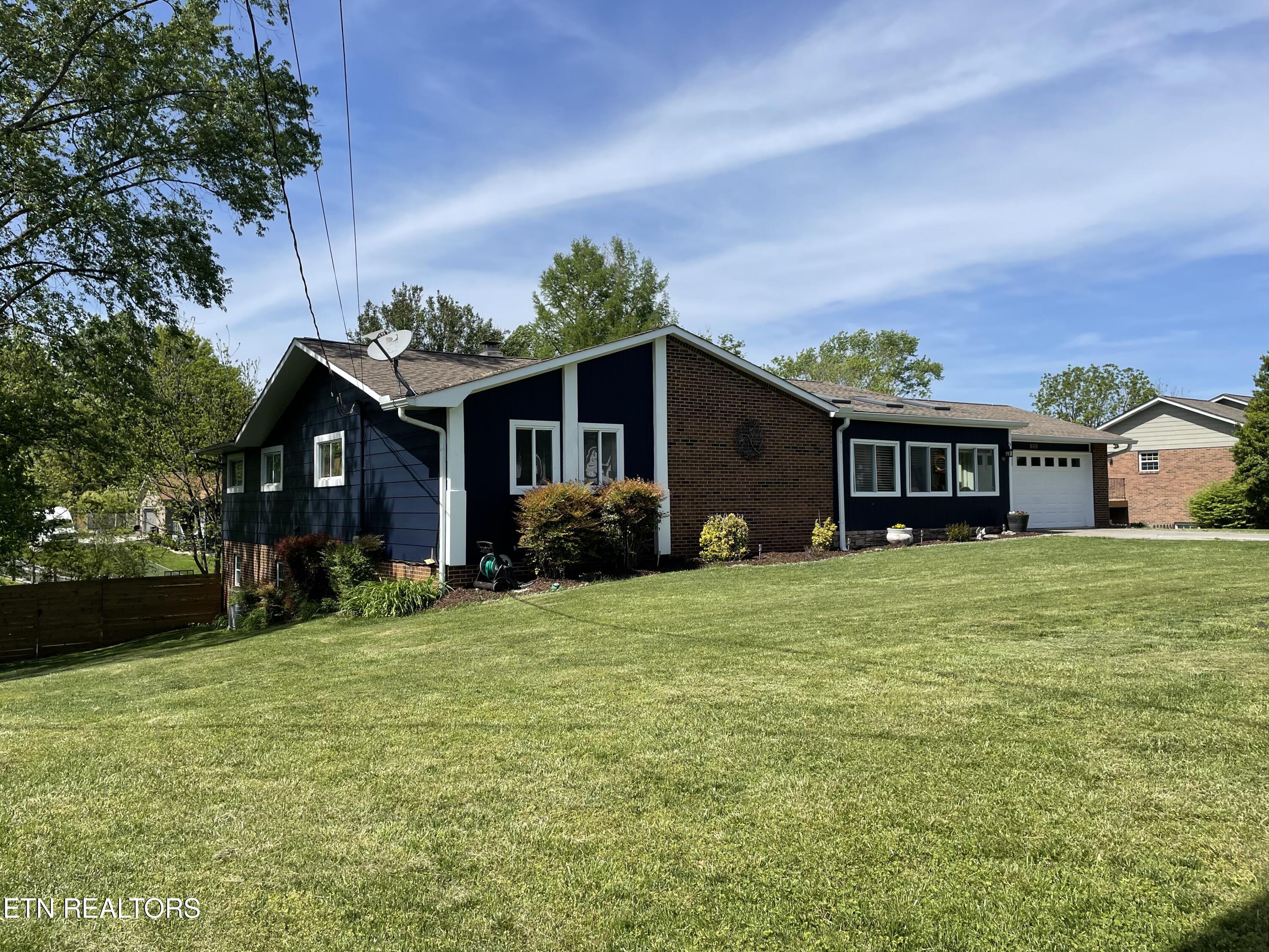 Geno Cir, Maryville, TN 37803