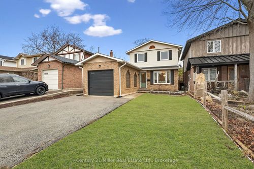 2451 Malcolm Cres, Burlington, ON, L7P3Y7 | Card Image