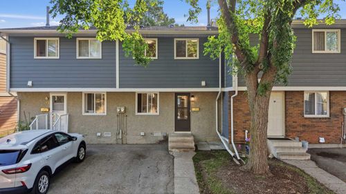 82 - 5935 63 St, Townhouse with 3 bedrooms, 2 bathrooms and 1 parking in Red Deer AB | Card Image