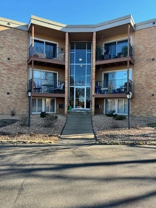 apt-306-9141 Highway 55, Golden Valley, MN, 55427-4752 | Card Image