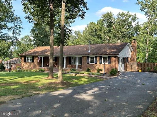 579 Circle View Rd, LURAY, VA, 22835-3935 | Card Image