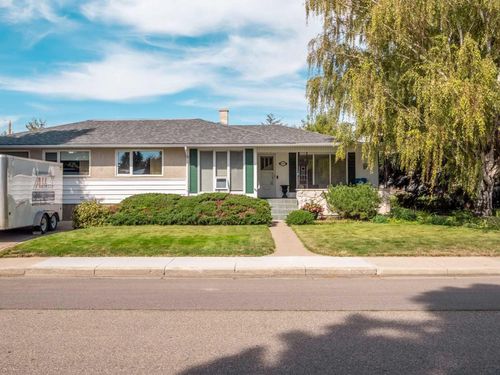 2515 3 Ave S, Lethbridge, AB, T1J0M1 | Card Image