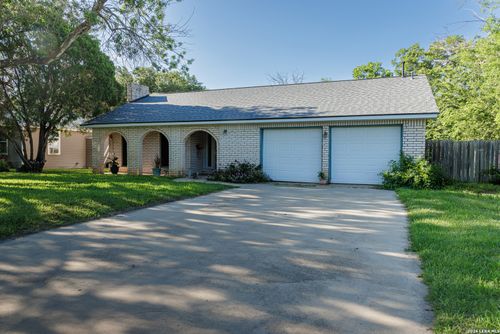 1107 E San Antonio St, Pearsall, TX, 78061-4220 | Card Image