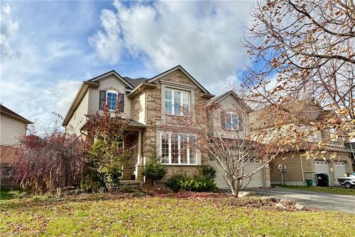 711 Cedar Bend Dr, Waterloo, ON, N2V2R2 | Card Image