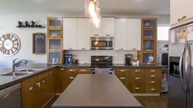 200 New Brighton Dr Se, House detached with 4 bedrooms, 3 bathrooms and 2 parking in Calgary AB | Image 8