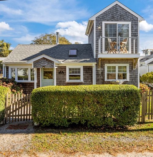 4 Tony St, Tiverton, RI, 02878-5023 | Card Image