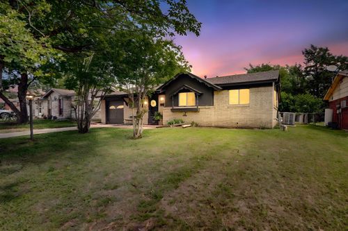 304 Nw Summercrest Blvd, Burleson, TX, 76028-4510 | Card Image