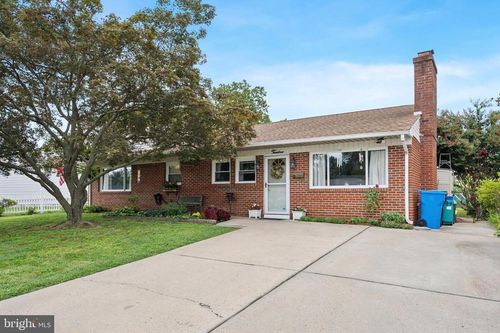 12 Old Pond Rd, LEVITTOWN, PA, 19057-3824 | Card Image