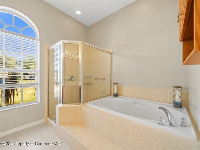 8484 Annapolis Rd, House other with 3 bedrooms, 2 bathrooms and null parking in SPRING HILL FL | Image 27
