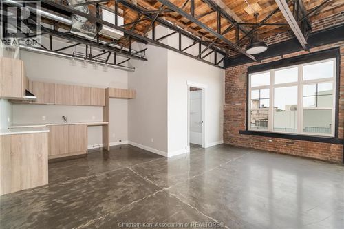304-140 King St W, Chatham, ON, N7M1E3 | Card Image