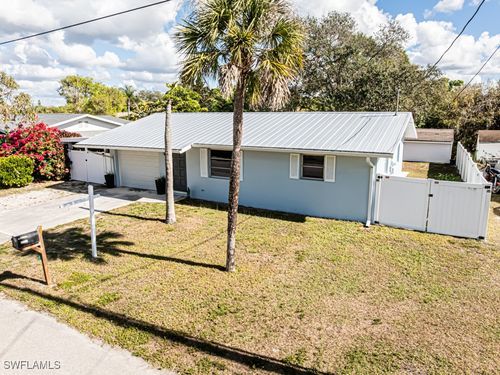 27111 Sun Aqua Ln, BONITA SPRINGS, FL, 34135-4740 | Card Image