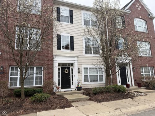 8222 Katrina Way, Fishers, IN, 46038-5293 | Card Image