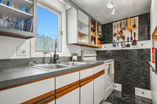 19 North Rd, House other with 4 bedrooms, 3 bathrooms and null parking in North Hampton NH | Image 11