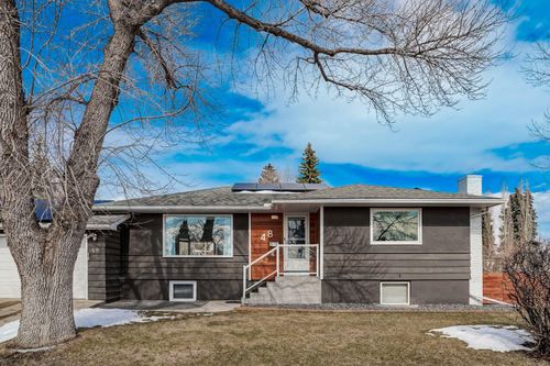 48 Carnarvon Way Nw, Calgary, AB, T2K1W4 | Card Image