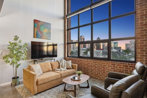 537-3110 Thomas Ave, Dallas, TX, 75204-3982 | Card Image