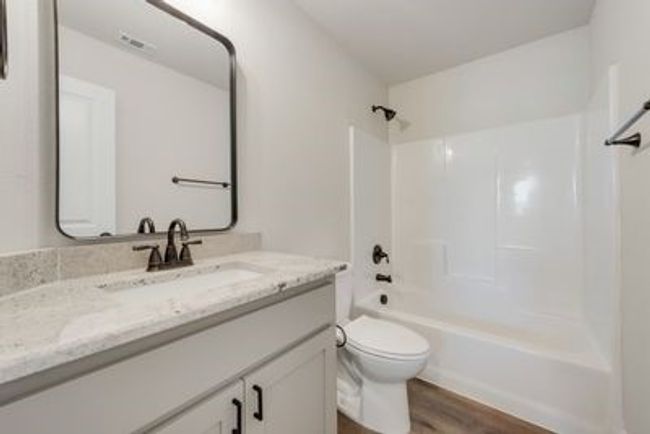 721 N Jefferson St, Townhouse with 3 bedrooms, 3 bathrooms and null parking in Pilot Point TX | Image 9