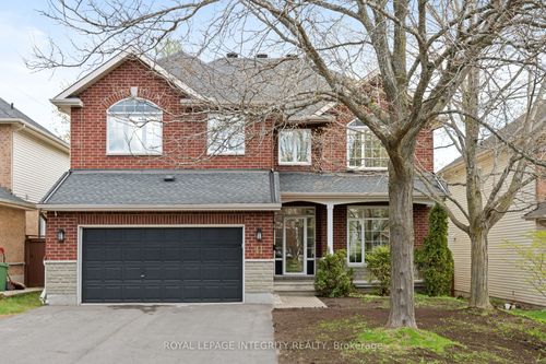 41 Bramblewood Crescent N, Kanata, ON, K2M2H2 | Card Image