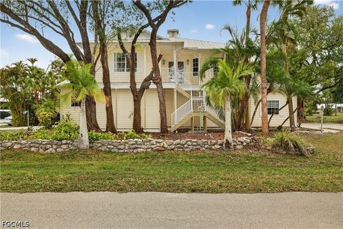 14941 Center St, Fort Myers, FL, 33905-7664 | Card Image