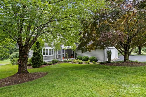 104 Overlook Dr, Flat Rock, NC, 28731-9700 | Card Image