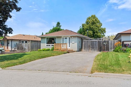 1132 Norman Cres, Oshawa, ON, L1H7X1 | Card Image