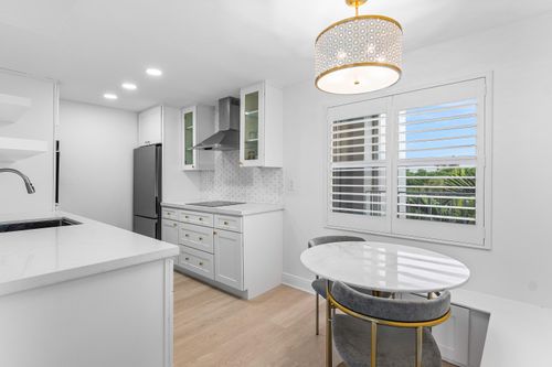 4050-689 Ne 6th Ct, Boynton Beach, FL, 33435-3936 | Card Image