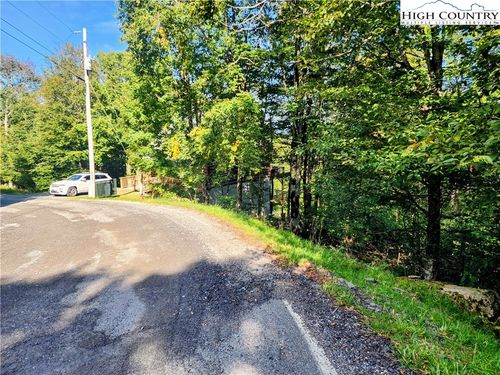 1060 Charter Hills Rd, Beech Mountain, NC, 28604-8048 | Card Image