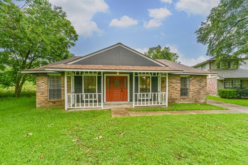8402 Pine Shores Dr, Humble, TX, 77346-2215 | Card Image