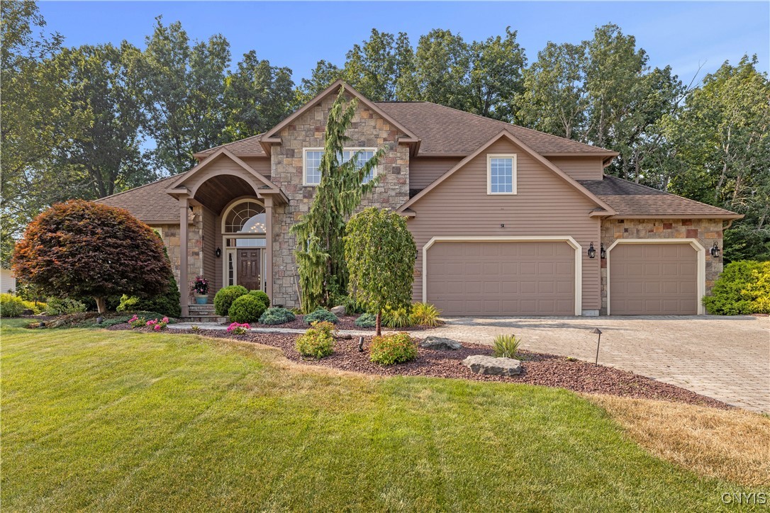 Plum Hollow Cir, Liverpool, NY 13090