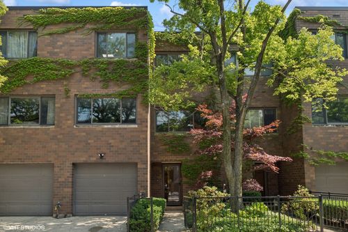 1713 N Vine St, Chicago, IL, 60614-5119 | Card Image